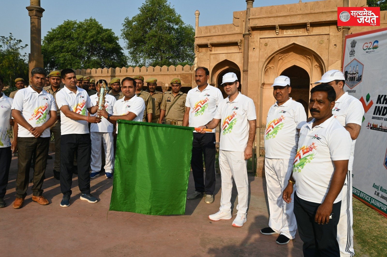 <em>खेलो इंडिया यूनिवर्सिटी गेम्स-2022 मशाल यात्रा जनपद जौनपुर-</em>