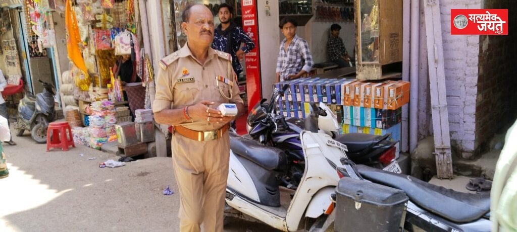 यातायात पुलिस जौनपुर द्वारा विशेष अभियान चलाकर यातायात नियमों का पालन न करने वाले 197 वाहनों चालान किया,