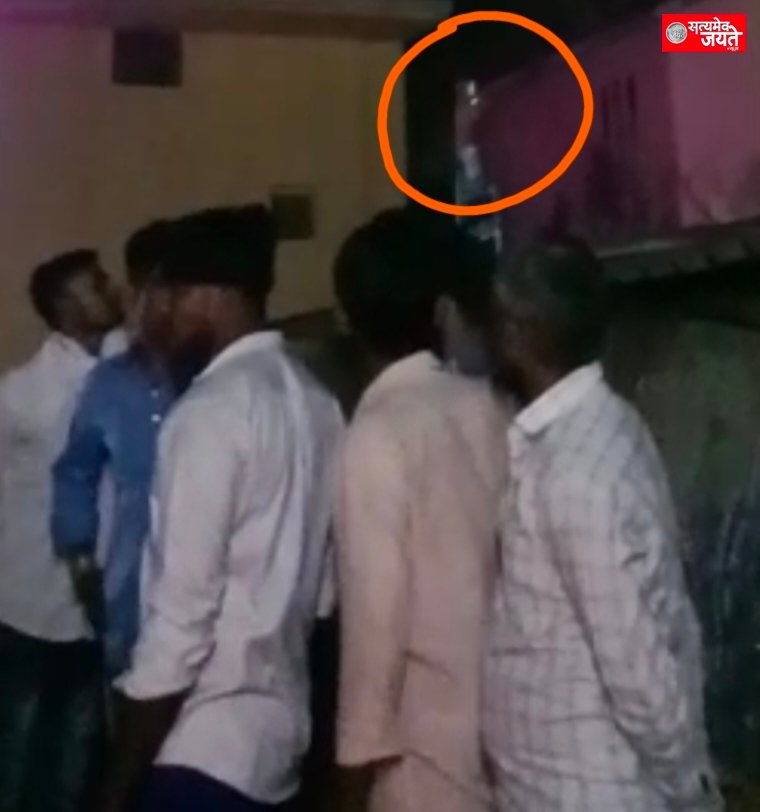 शादी समारोह में निमंत्रण में आए युवक ने मांगलिक कार्यक्रम के दौरान किया हर्ष फायरिंग