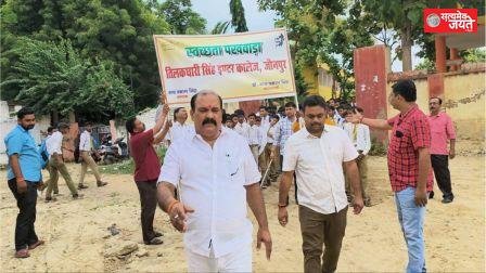घर—घर जाकर स्वच्छता के प्रति लोगों को करना होगा जागरूक: डॉ. सत्य प्रकाश