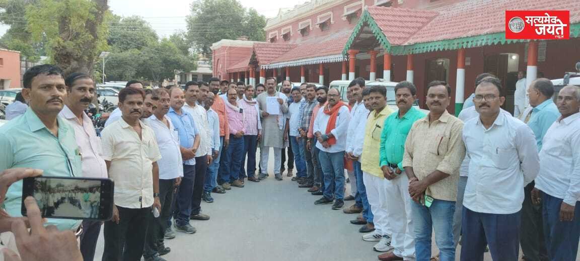 बदायूं के बीएसए को निलंबित करने की मांग