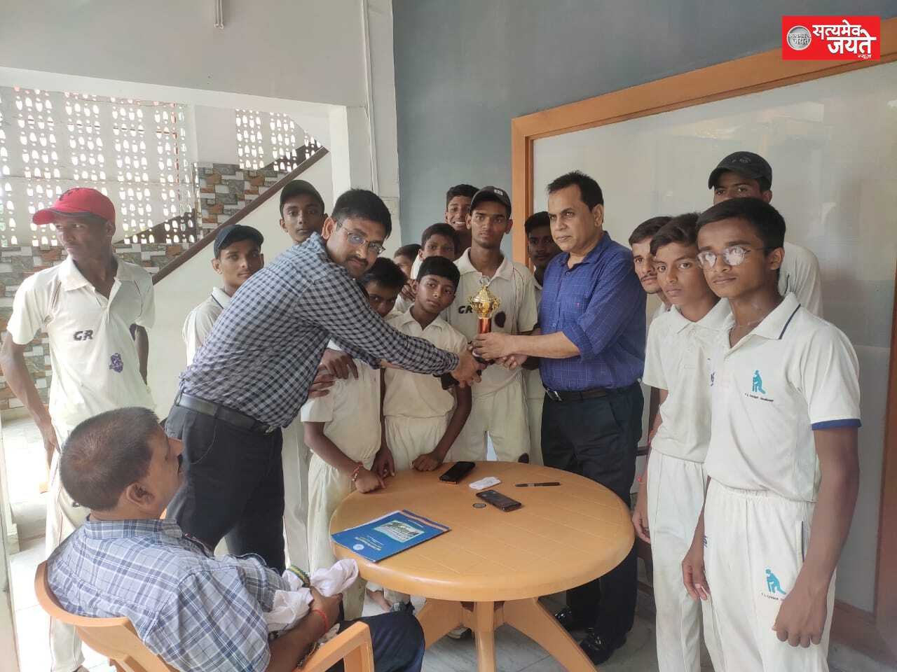 जनपदीय क्रिकेट में मोहम्मद हसन इंटर कॉलेज का दबदबा