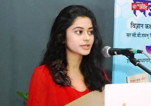 जौनपुर की कवियित्री शुचि मिश्रा बोलीं – “बेटे-बेटियों में फर्क नहीं करना चाहिए”, बेटियों को भी आगे बढ़ने के लिए समान अवसर मिलने चाहिए | #SatyamevaJayateNews
