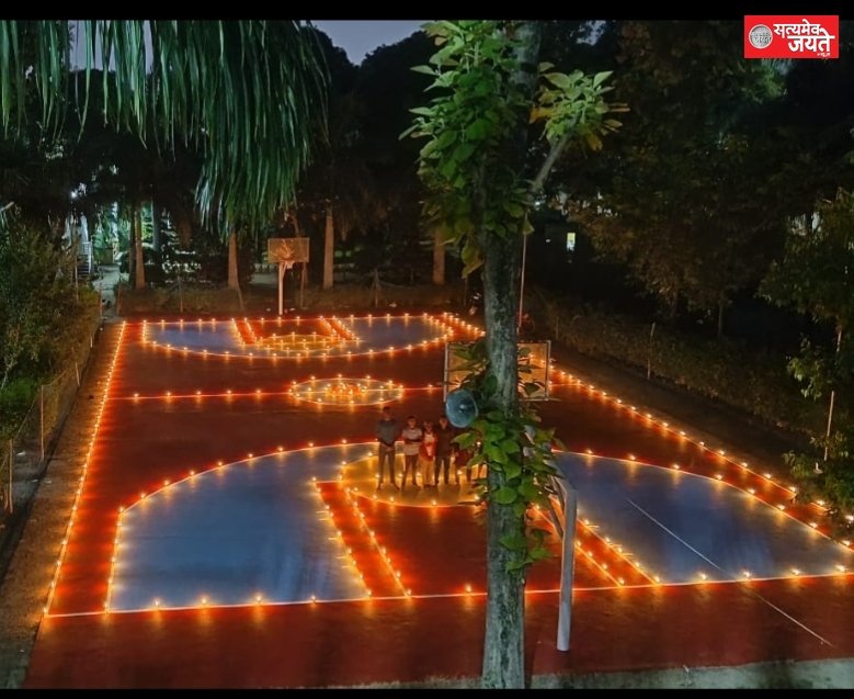 मो हसन इन्टर कालेज व मो हसन पी जी को दुल्हन की तरह सजाया गया दीपावली के अवसर पर